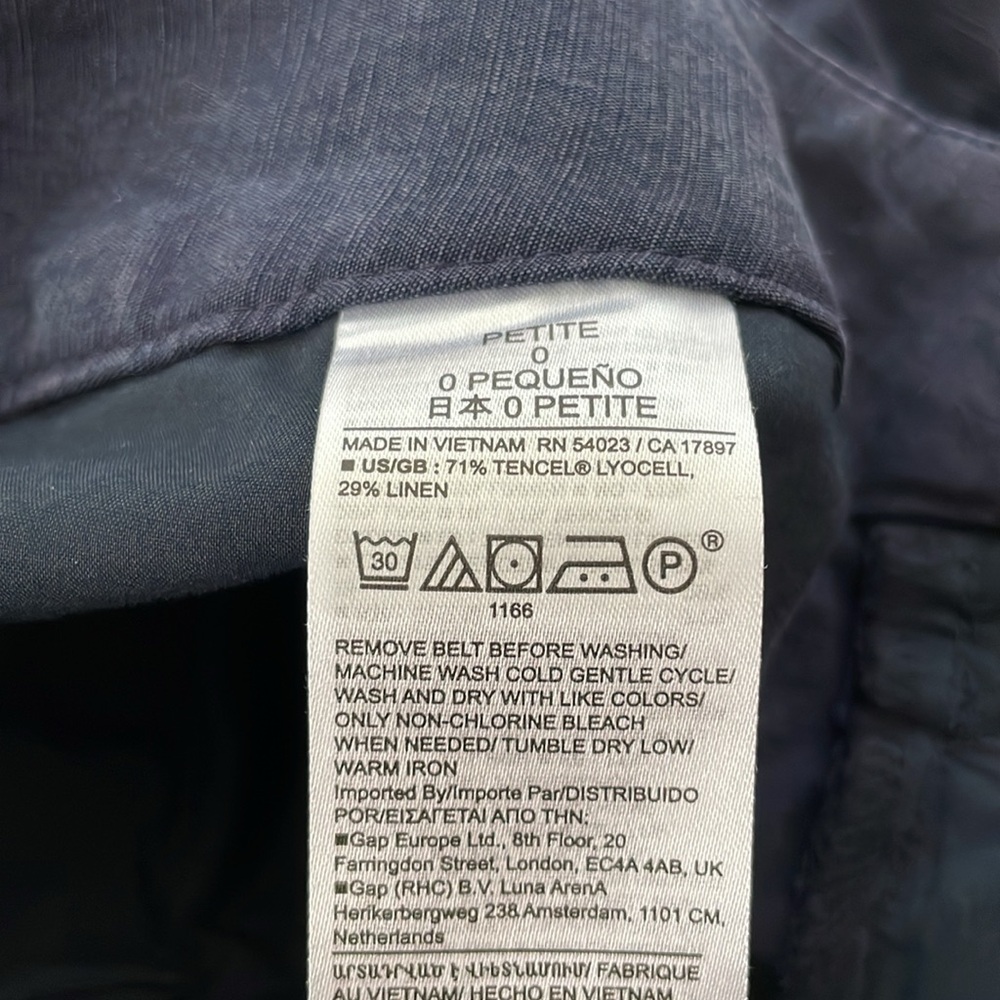 Banana Republic Barrel Pants - Picture 9 of 9